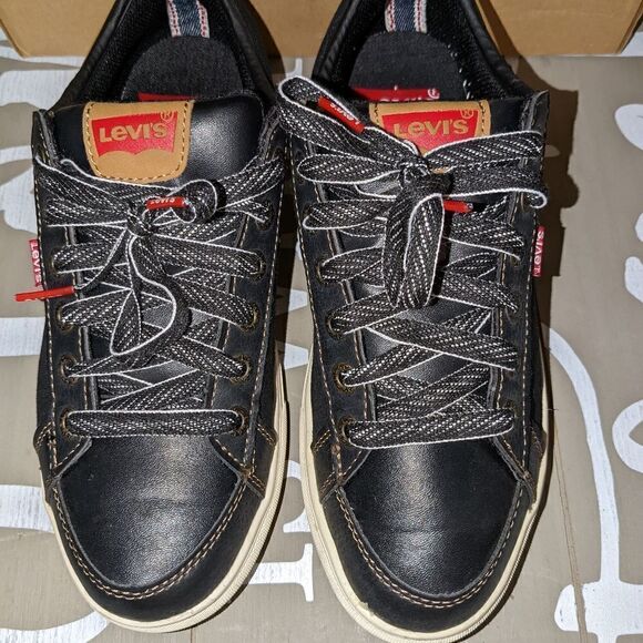 New in the box Men's Levis size 8 tennis shoes - Picture 8 of 12